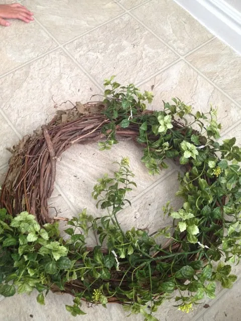 15 Minute, 15 Dollar Wreath - easy farmhouse-style garland wreath DIY