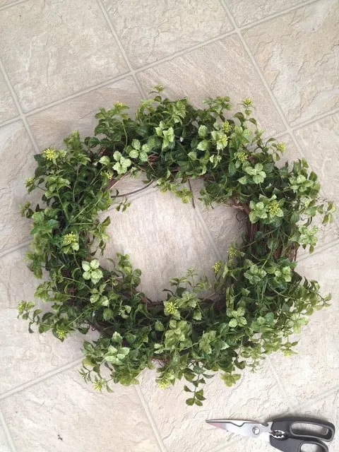 Easy Garland Wreath DIY