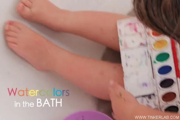Keeping Toddlers Busy - watercolor bath idea
