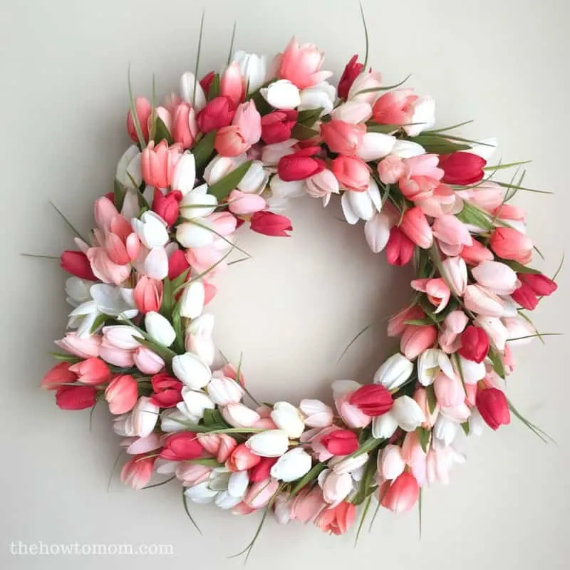 DIY tulip wreath easy tutorial coral peach tulips1.jpg