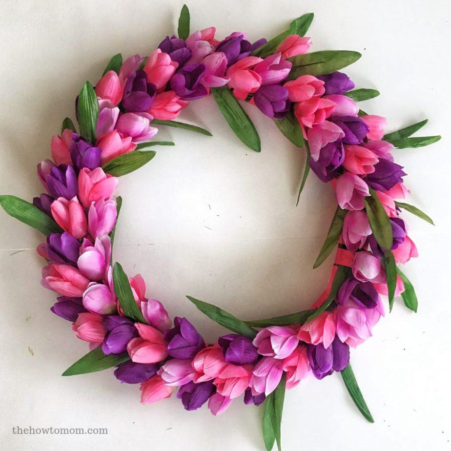 How to Make a Dollar Tree Tulip Wreath