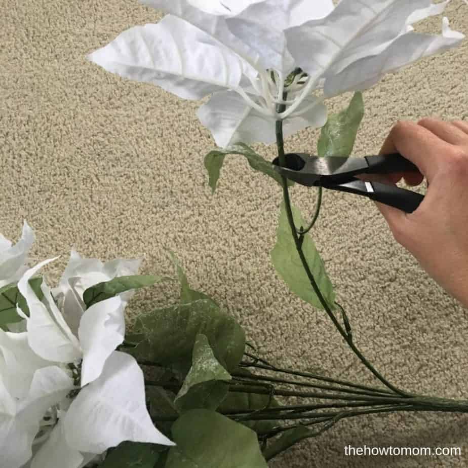 How to make an easy Christmas Poinsettia Wreath