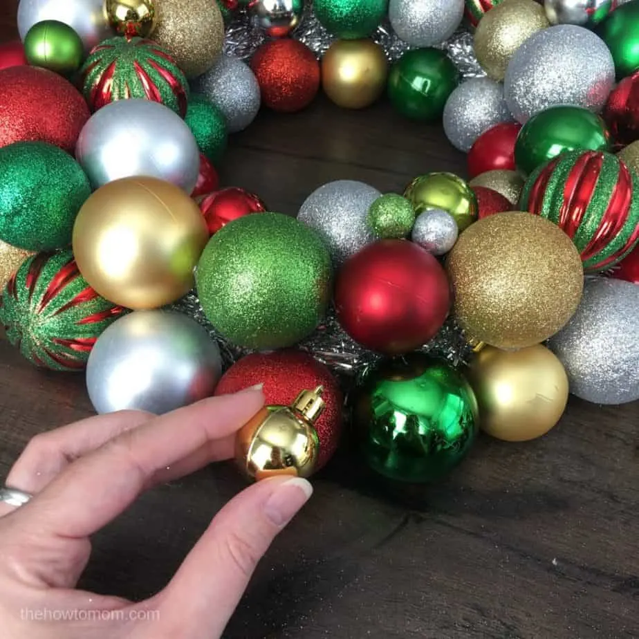 Ornament Wreath - Easy Christmas DIY