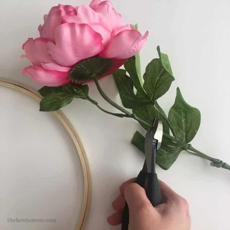 Valentines Embroidery Hoop Wreath DIY