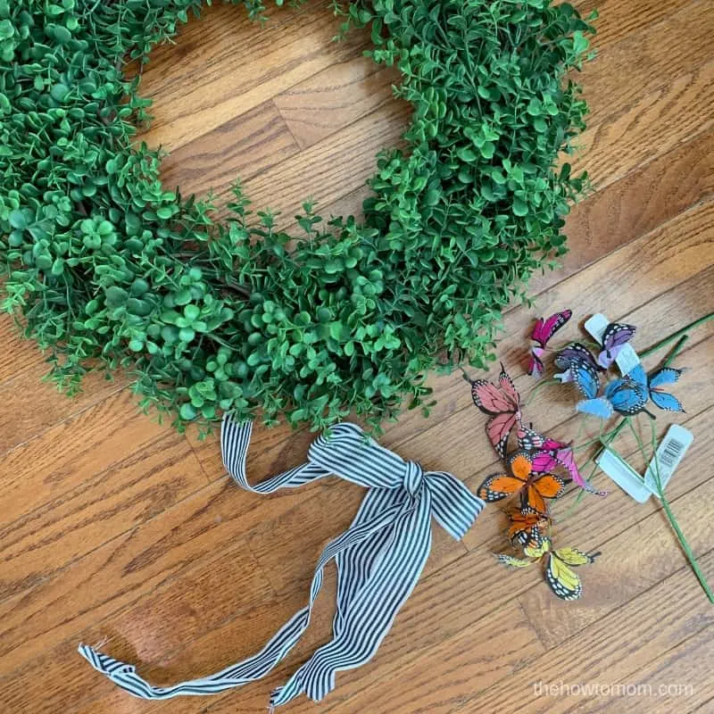 Easy Summer Wreath with butterflies