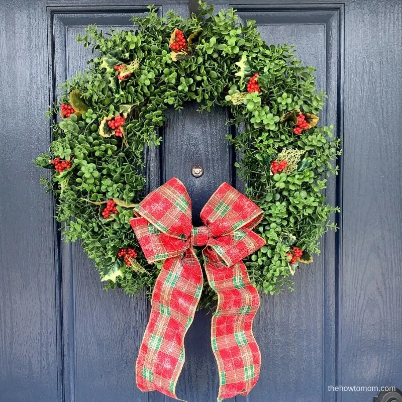 easy Christmas wreath with holly berries