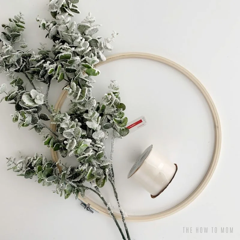 modern minimalist wreath
