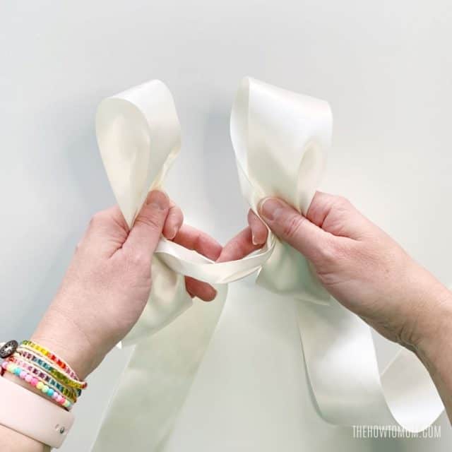 How to Make a Floppy Bow – Easy! – The How To Mom