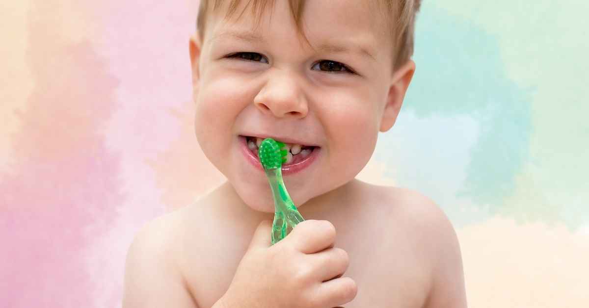 Can a 2YearOld Use a Regular Toothbrush? The How To Mom