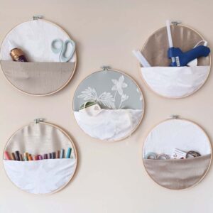 How to make embroidery hoop wall organization art.